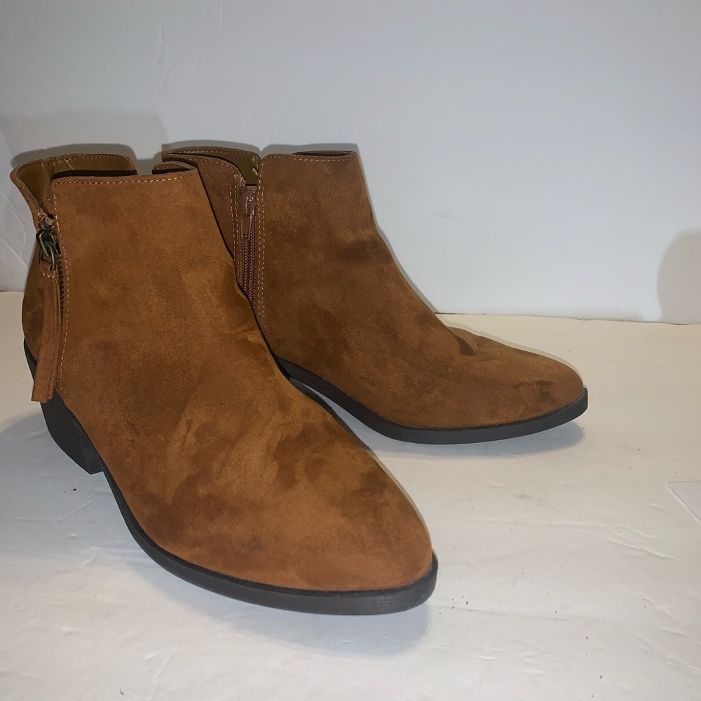 Forever 21 brown suede short boots